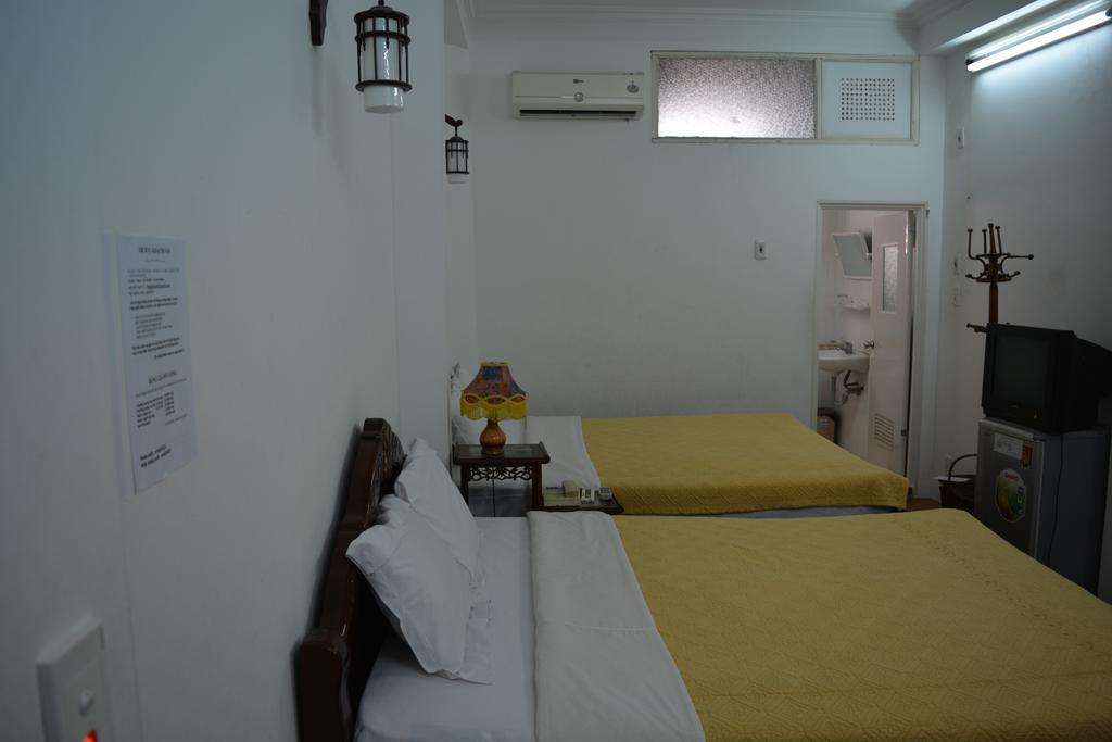 Hoang Cuong Hotel Hanoi Exterior photo