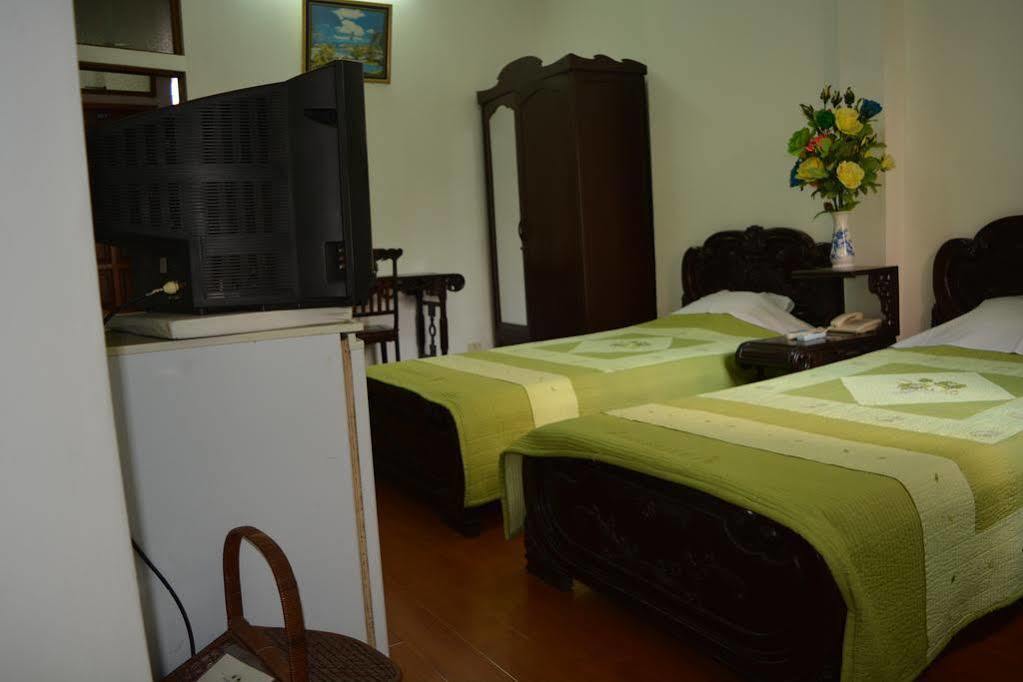 Hoang Cuong Hotel Hanoi Exterior photo