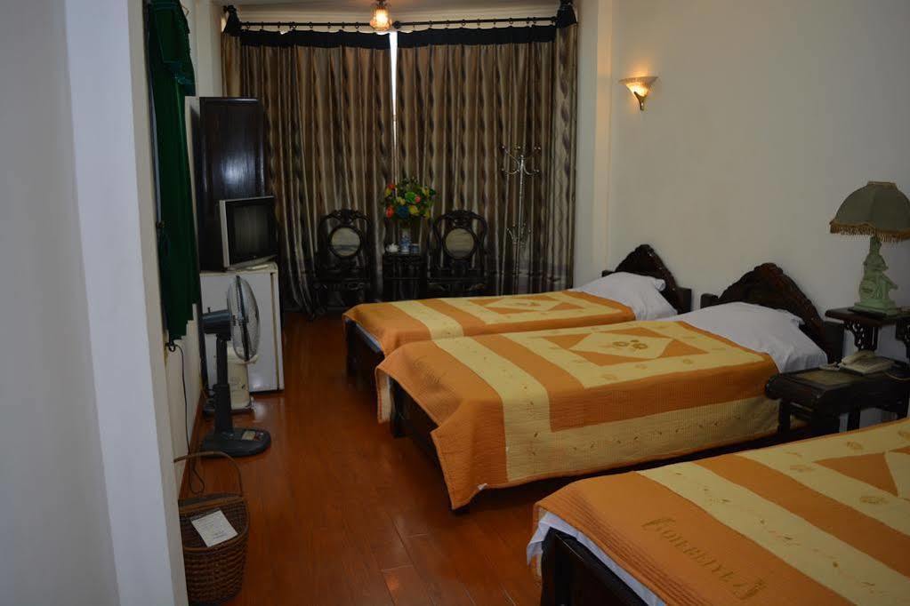 Hoang Cuong Hotel Hanoi Exterior photo
