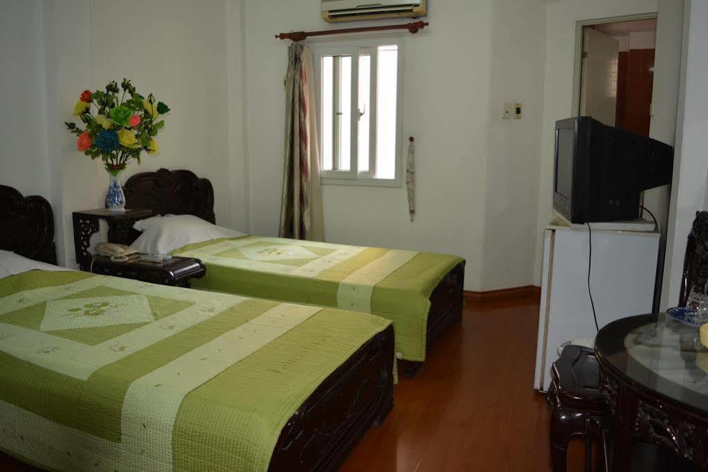 Hoang Cuong Hotel Hanoi Exterior photo